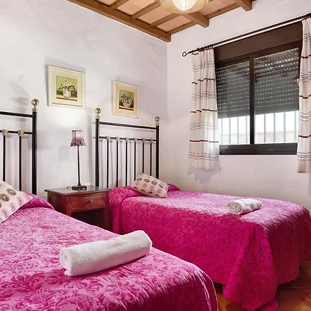 Marta كونيل ذي لا فرونتيرا